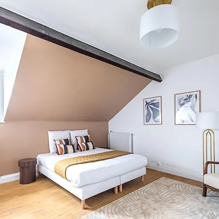 Comfortable And Quiet In The Heart Of Apartment *