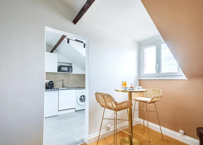 Comfortable And Quiet In The Heart Of Issy-les-Moulineaux